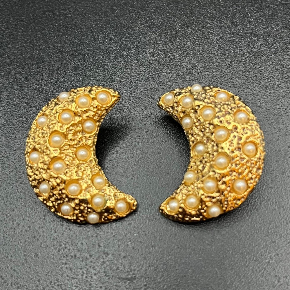 Gold Tone Crescent‎ Moon Earrings w/ Faux Pearls Textured Clip On